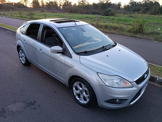 FORD FOCUS 2.0 TITANIUM HATCH 16V FLEX 4P MANUAL FORD FOCUS 2.0 TITANIUM HATCH 16V FLEX 4P MANUAL